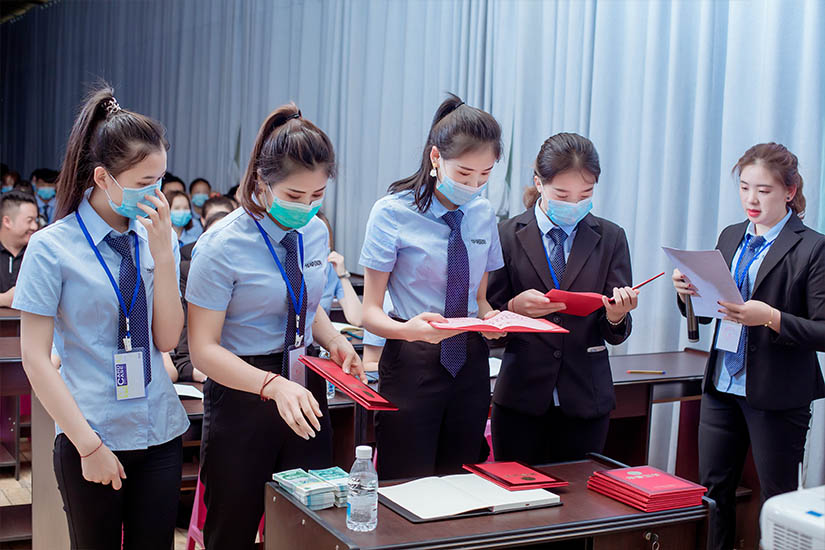 腾龙公司客服中心 官方客服团队
